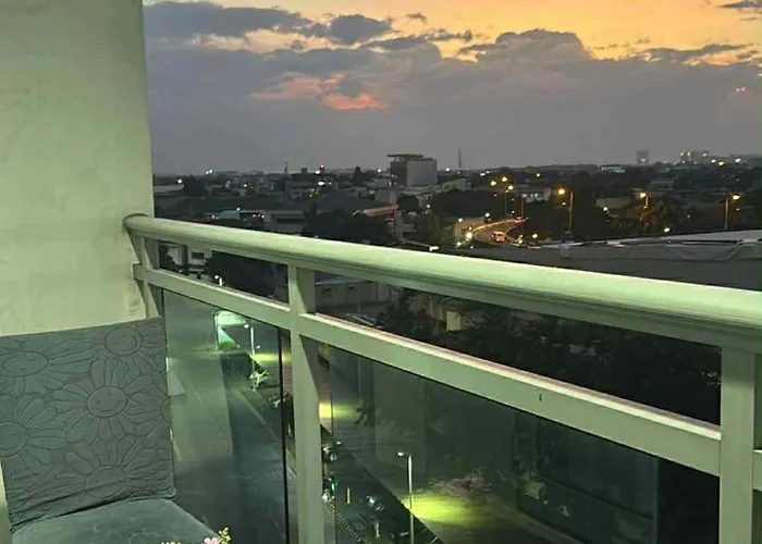 1 Bedroom Cityscape Azure * Manila